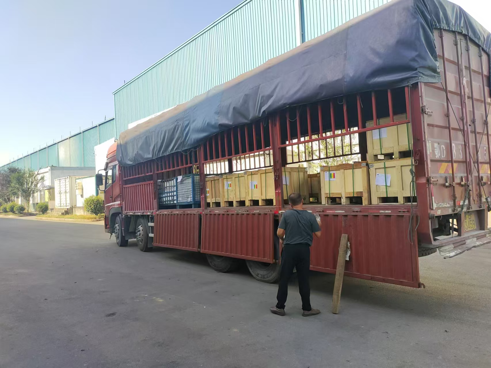 Процес кування відповідно до способу його руху